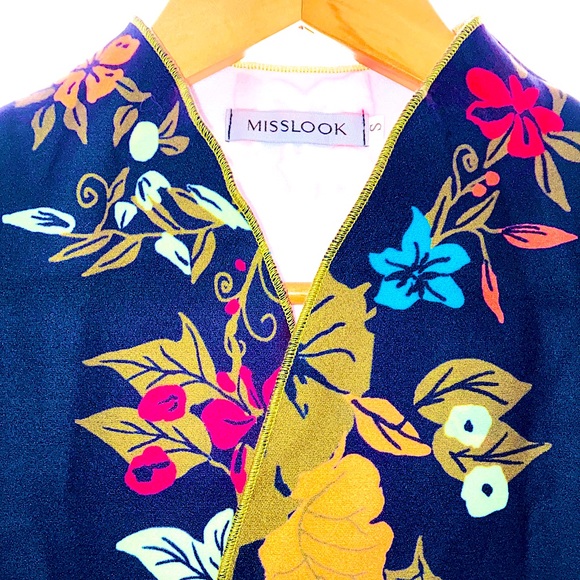 •Black Blazer with vivid patterns throughout - Picture 5 of 16